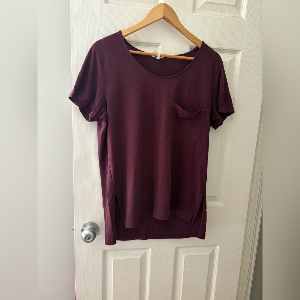 Wilfred Aritzia plum t-shirt side slit one pocket size medium